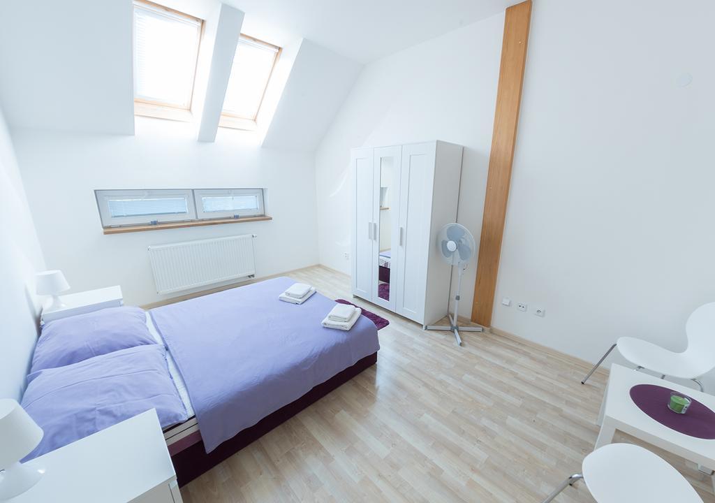 Lahovice, Apartment Prague